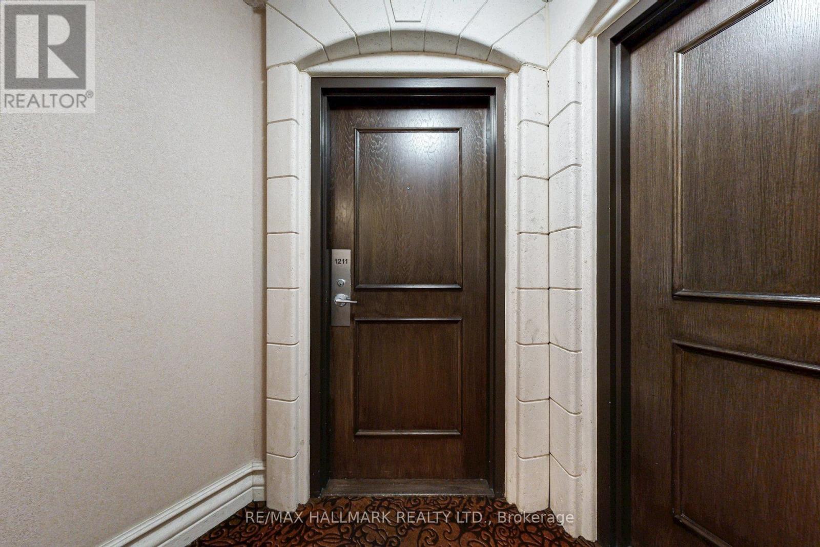Photo 3 of 1211 7 Lorraine Drive, Toronto ON