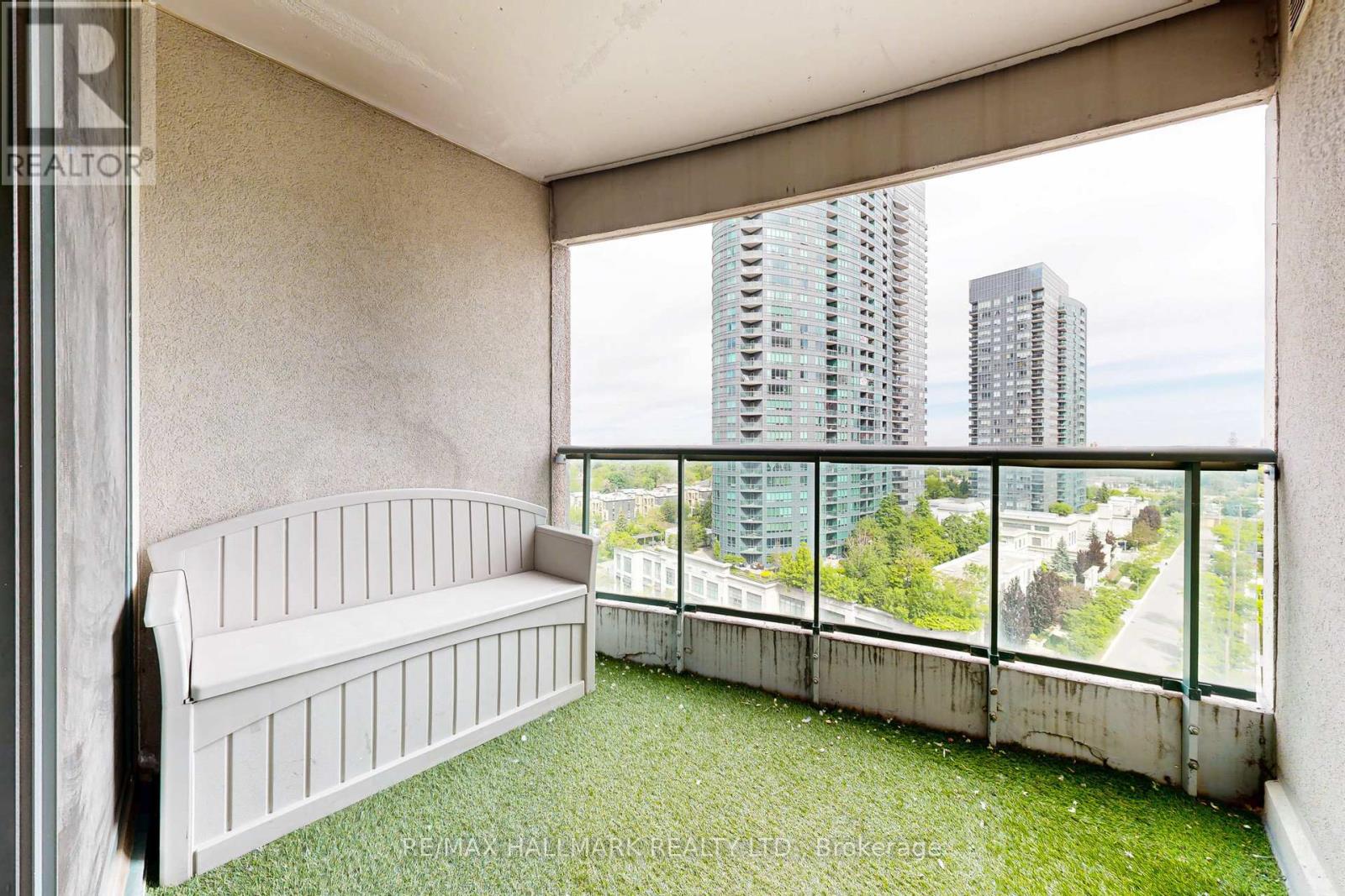 Photo 32 of 1211 7 Lorraine Drive, Toronto ON
