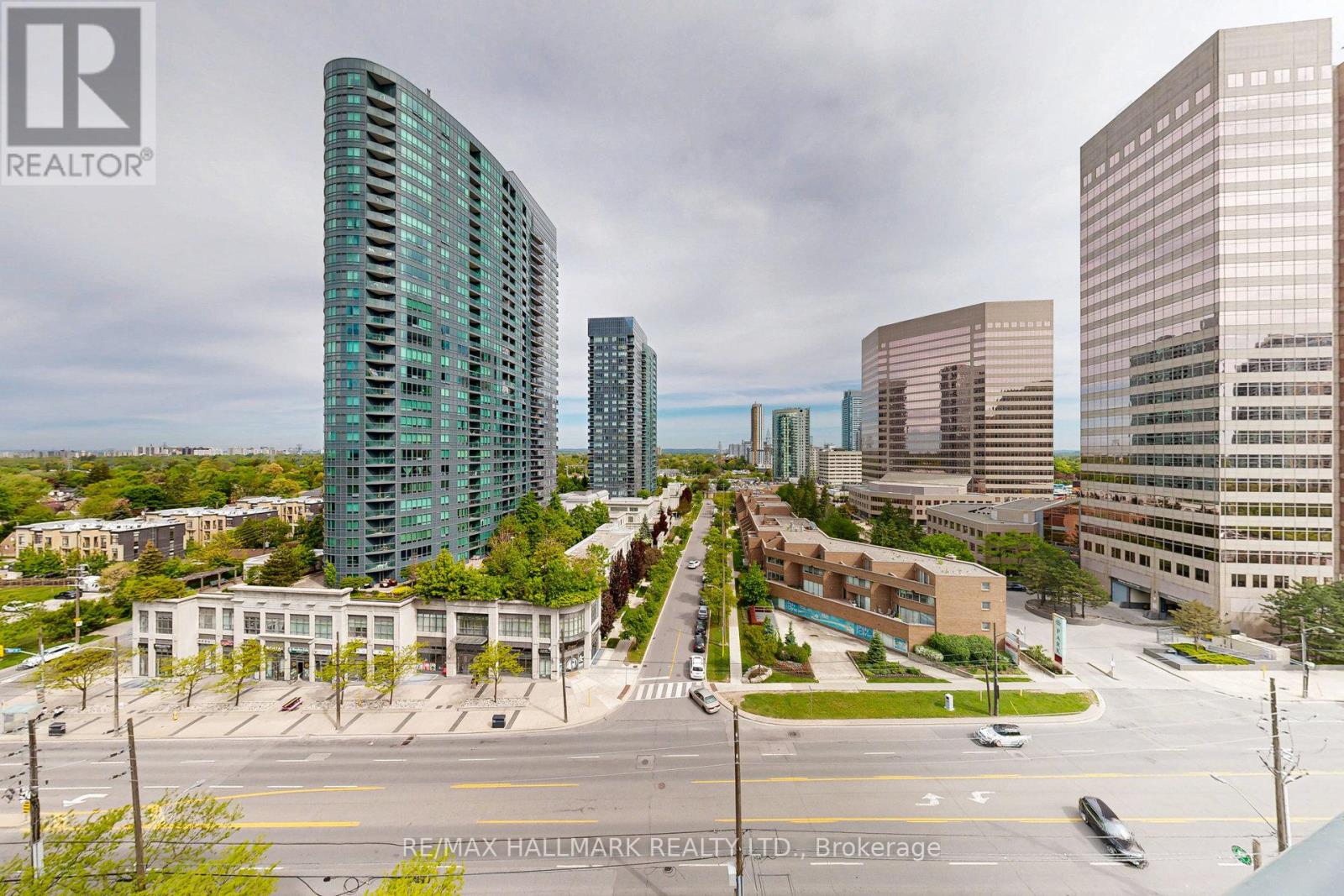 Photo 33 of 1211 7 Lorraine Drive, Toronto ON