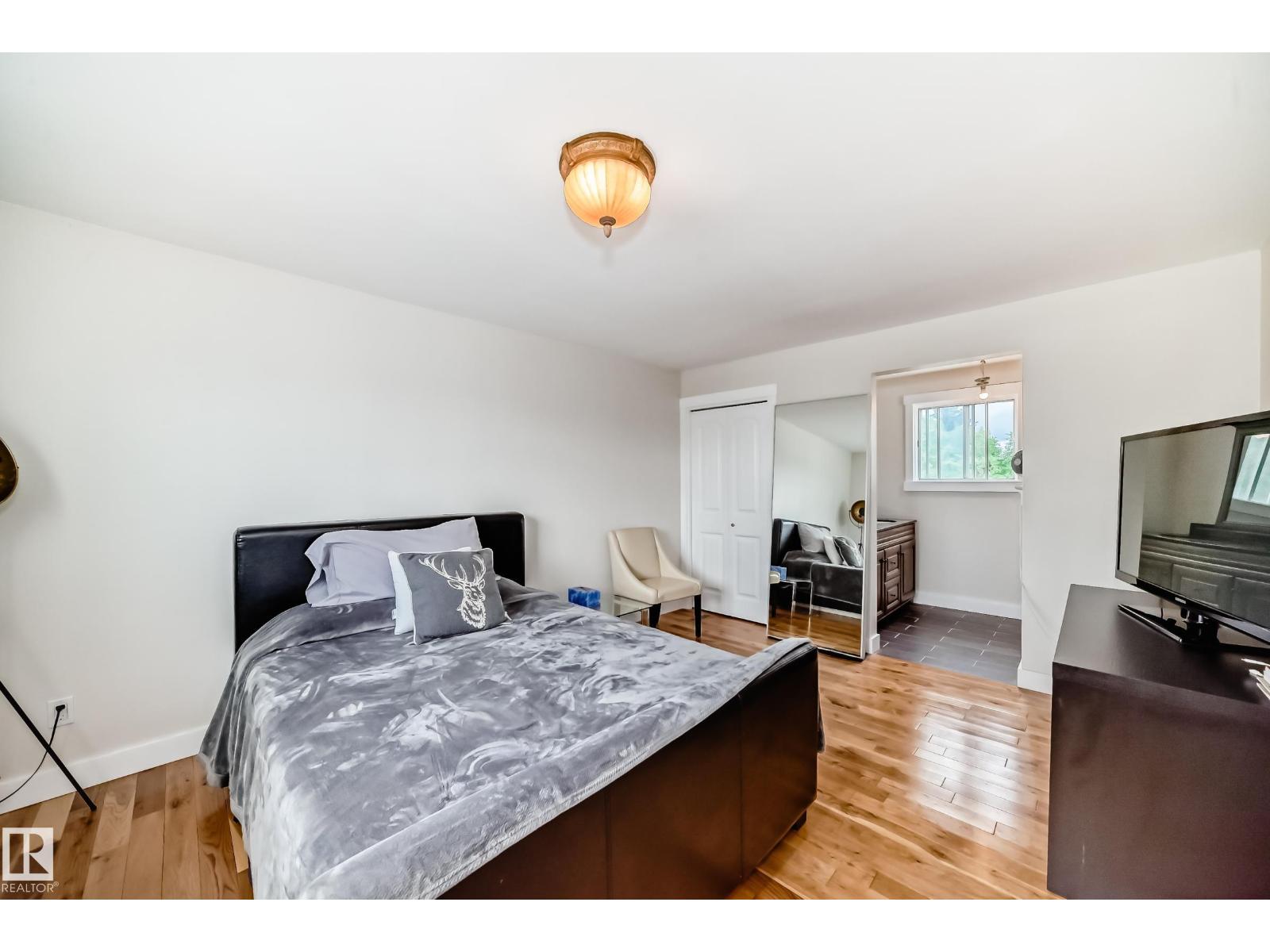 Photo 6 of 12403 29 A Av Nw, Edmonton AB