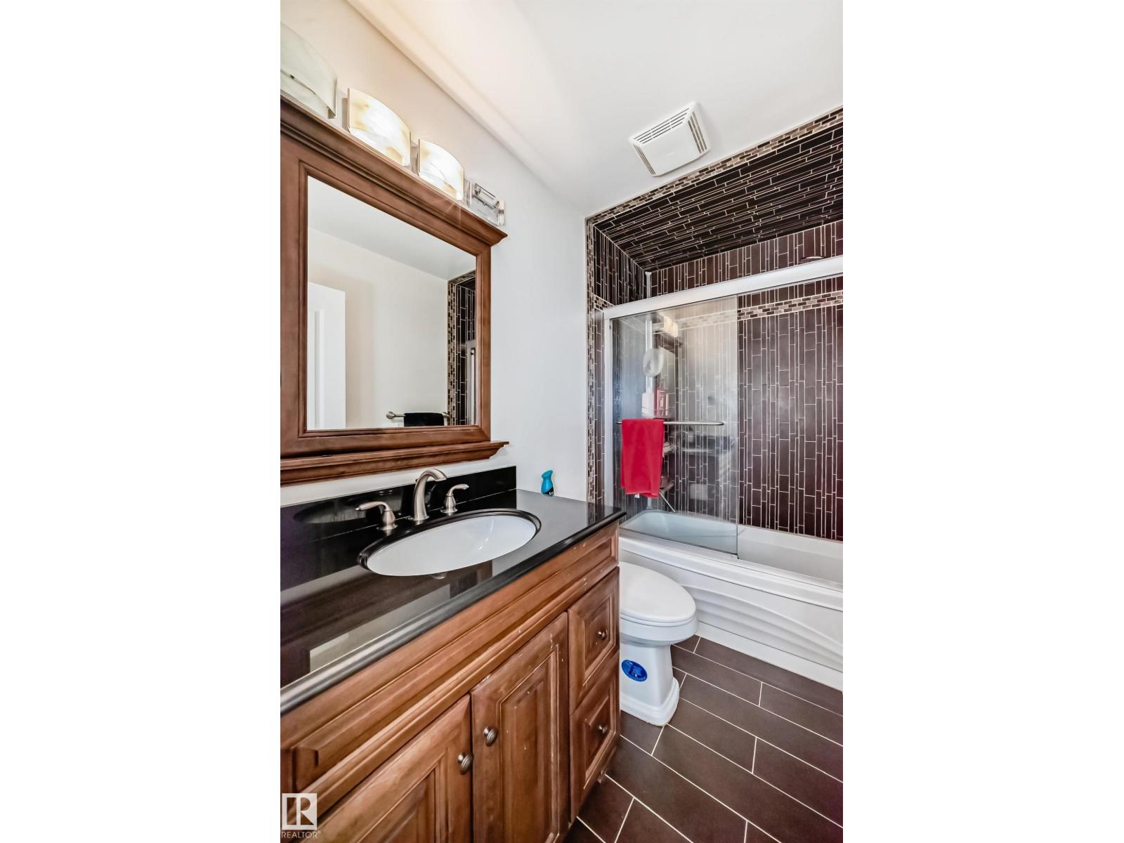 Photo 18 of 12403 29 A Av Nw, Edmonton AB