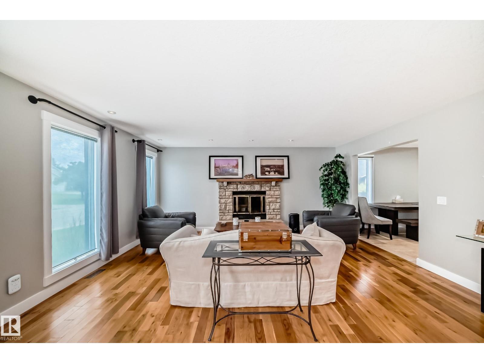 Photo 9 of 12403 29 A Av Nw, Edmonton AB