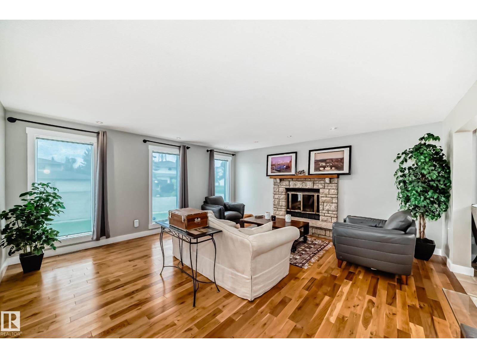 Photo 15 of 12403 29 A Av Nw, Edmonton AB