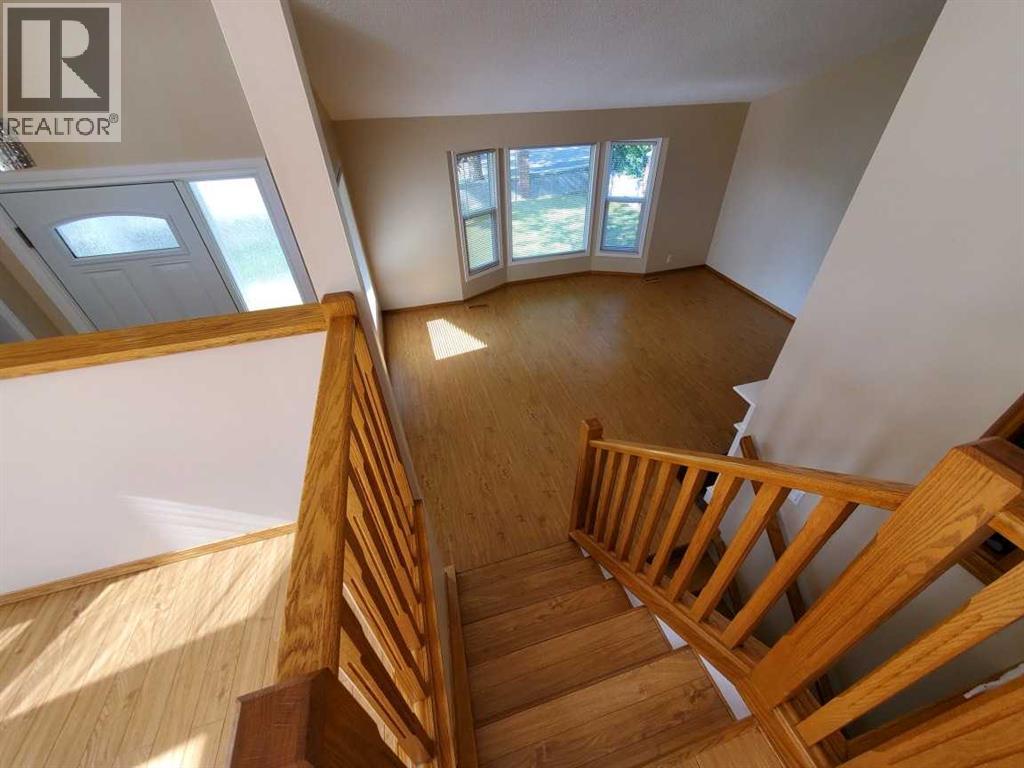 Single Family House 3 Level for Sale in   Avenue NE Whitehorn Calgary 