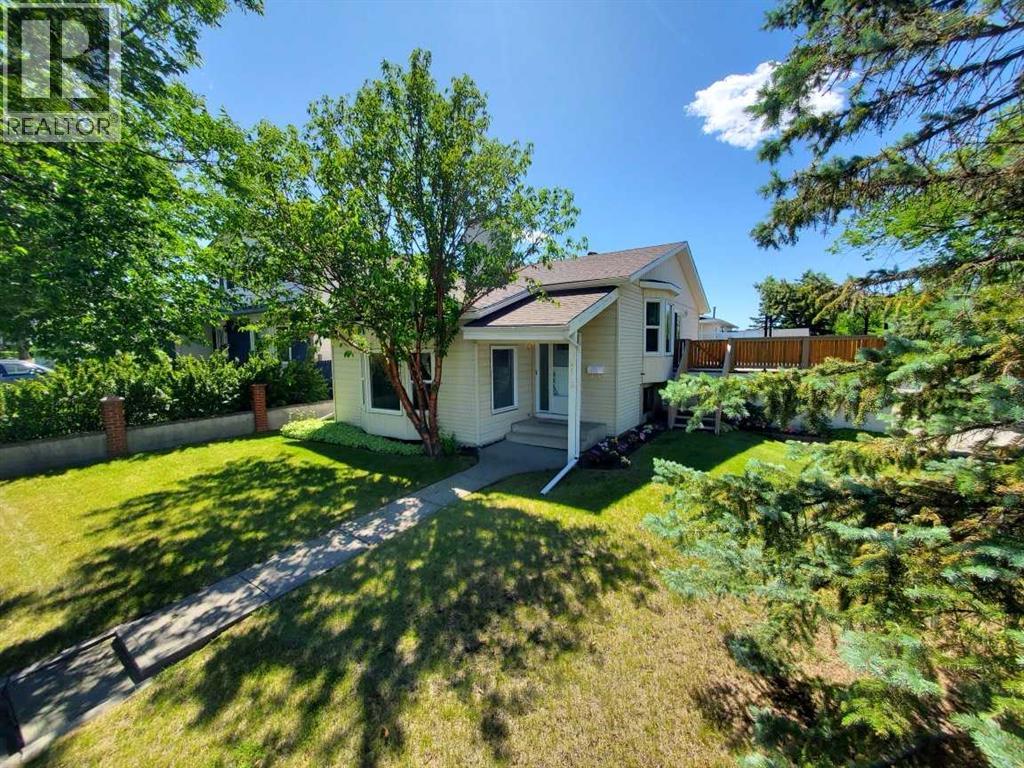 Single Family House 3 Level for Sale in   Avenue NE Whitehorn Calgary 