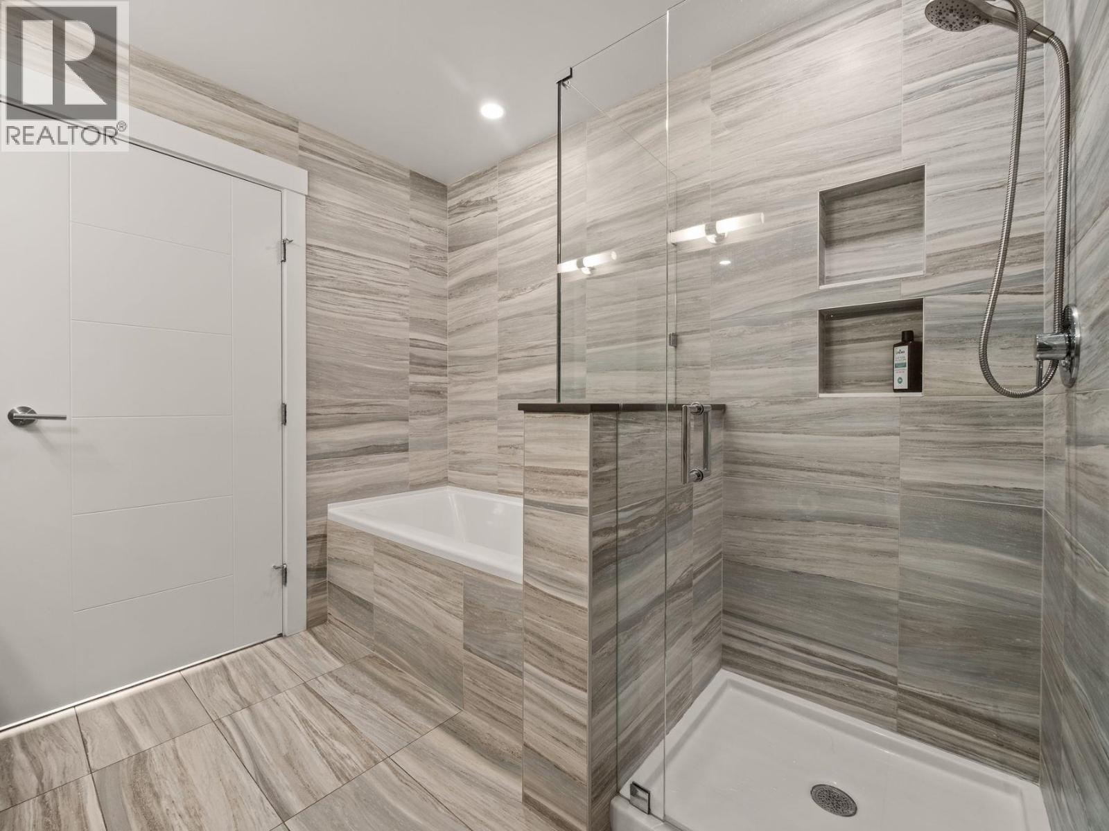 Photo 15 of 321 10788 No 5 Road, Richmond BC