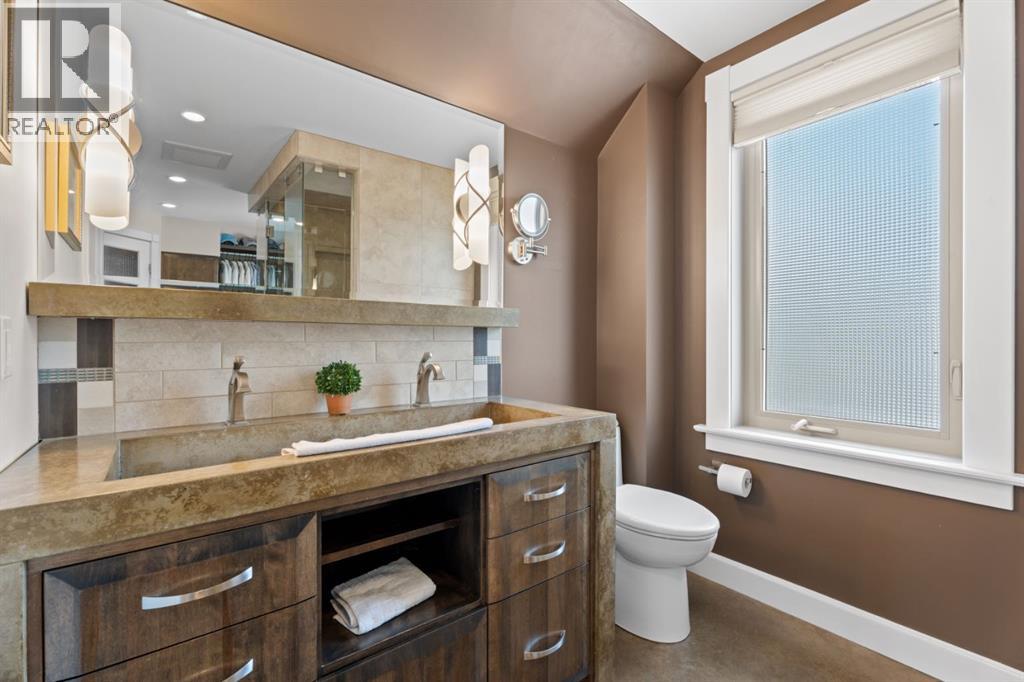 Single Family House for Sale in   Avenue NW Sunnyside Calgary 