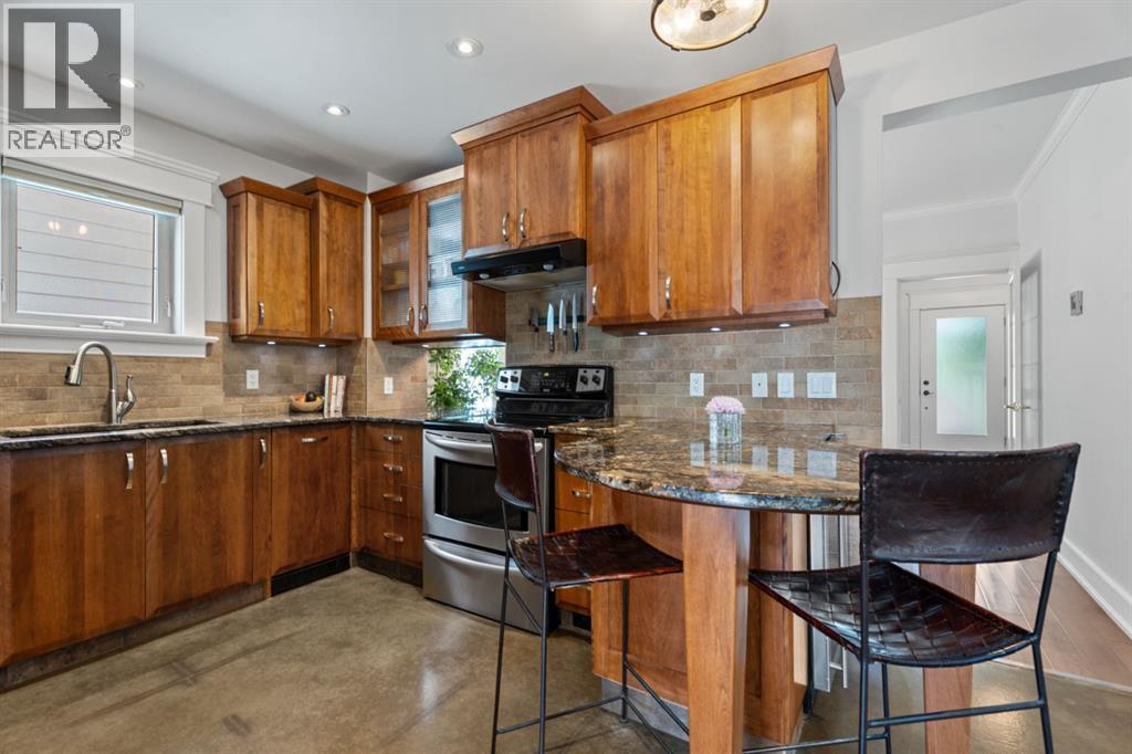 Single Family House for Sale in   Avenue NW Sunnyside Calgary 