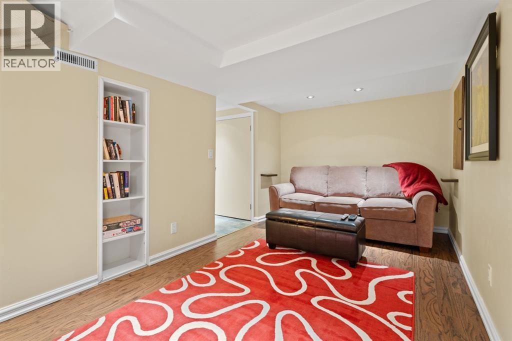 Single Family House for Sale in   Avenue NW Sunnyside Calgary 