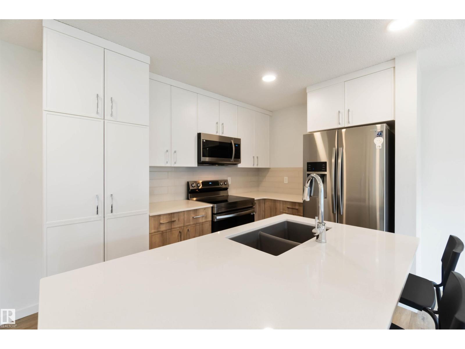 Photo 2 of 3 13119 209 St Nw, Edmonton AB
