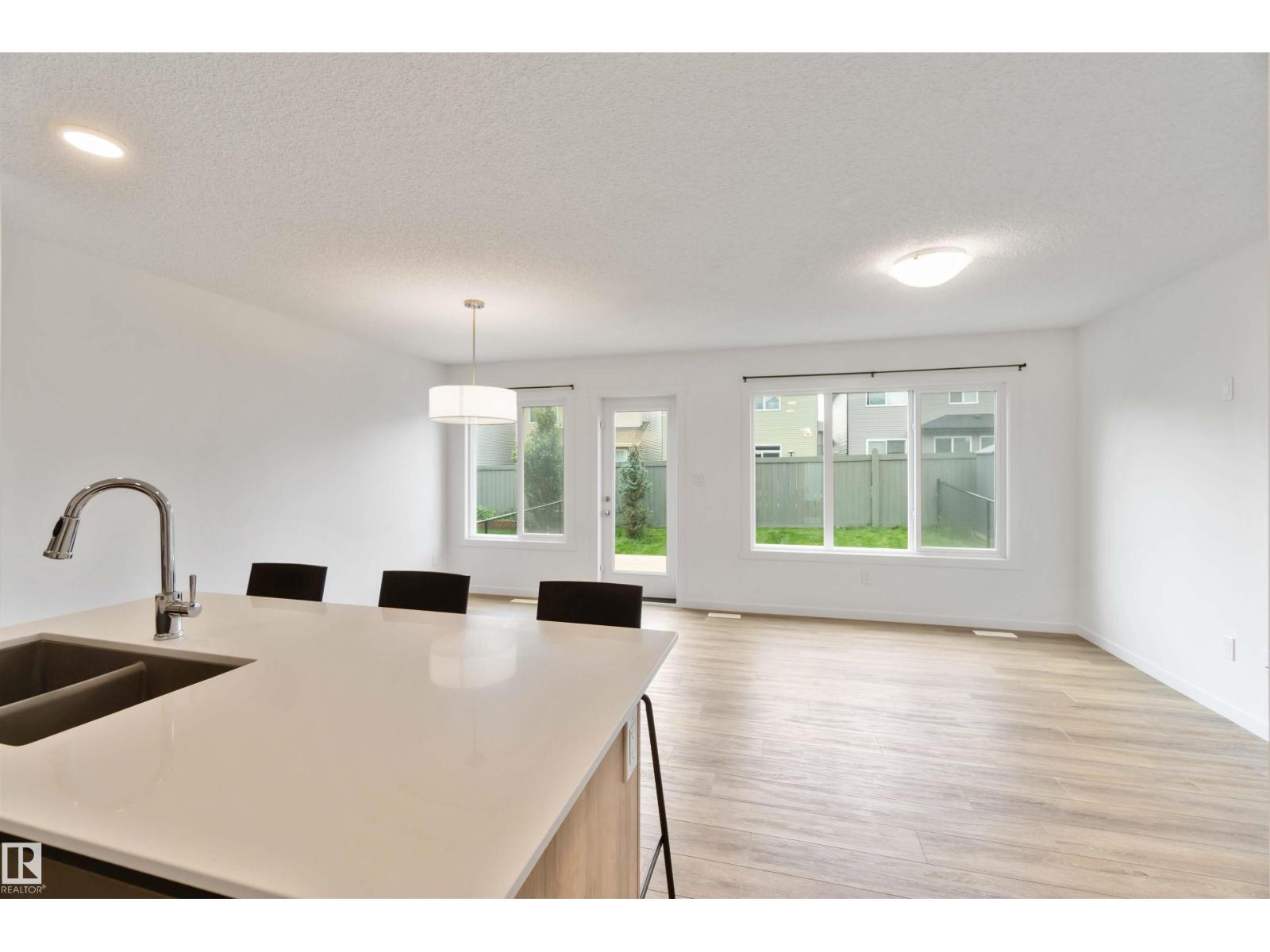 Photo 12 of 3 13119 209 St Nw, Edmonton AB