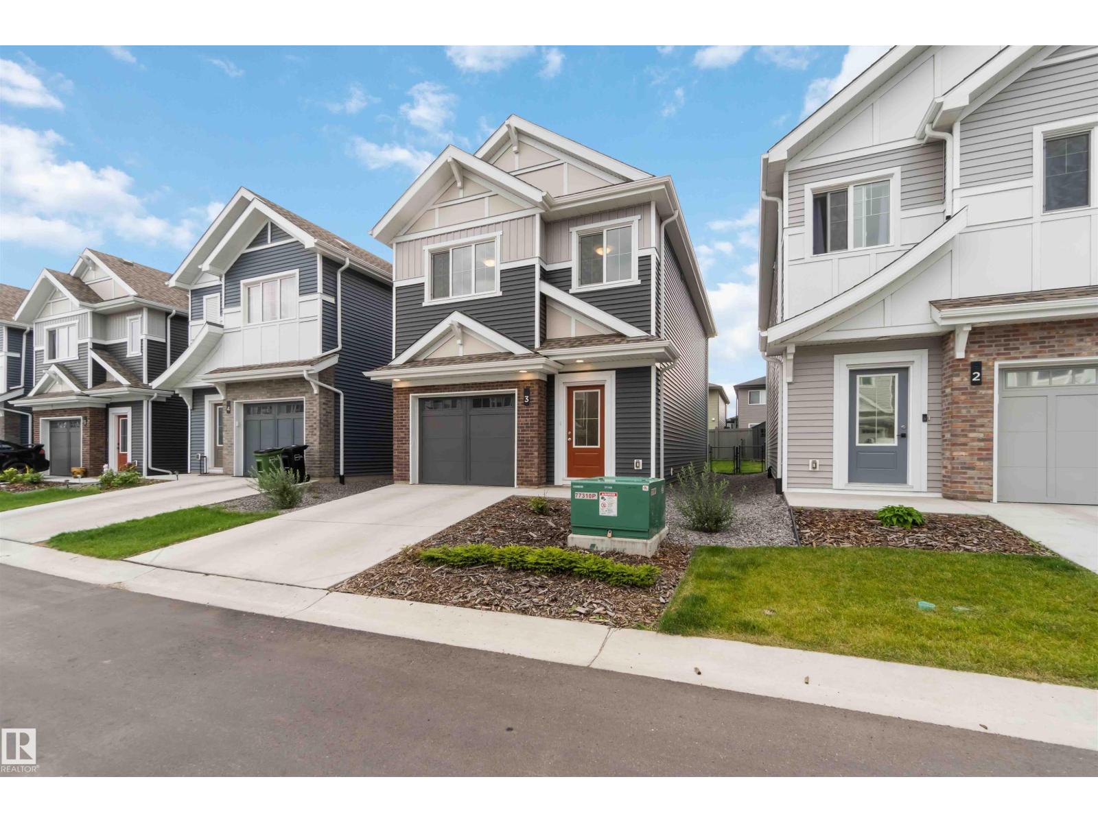 Photo 17 of 3 13119 209 St Nw, Edmonton AB