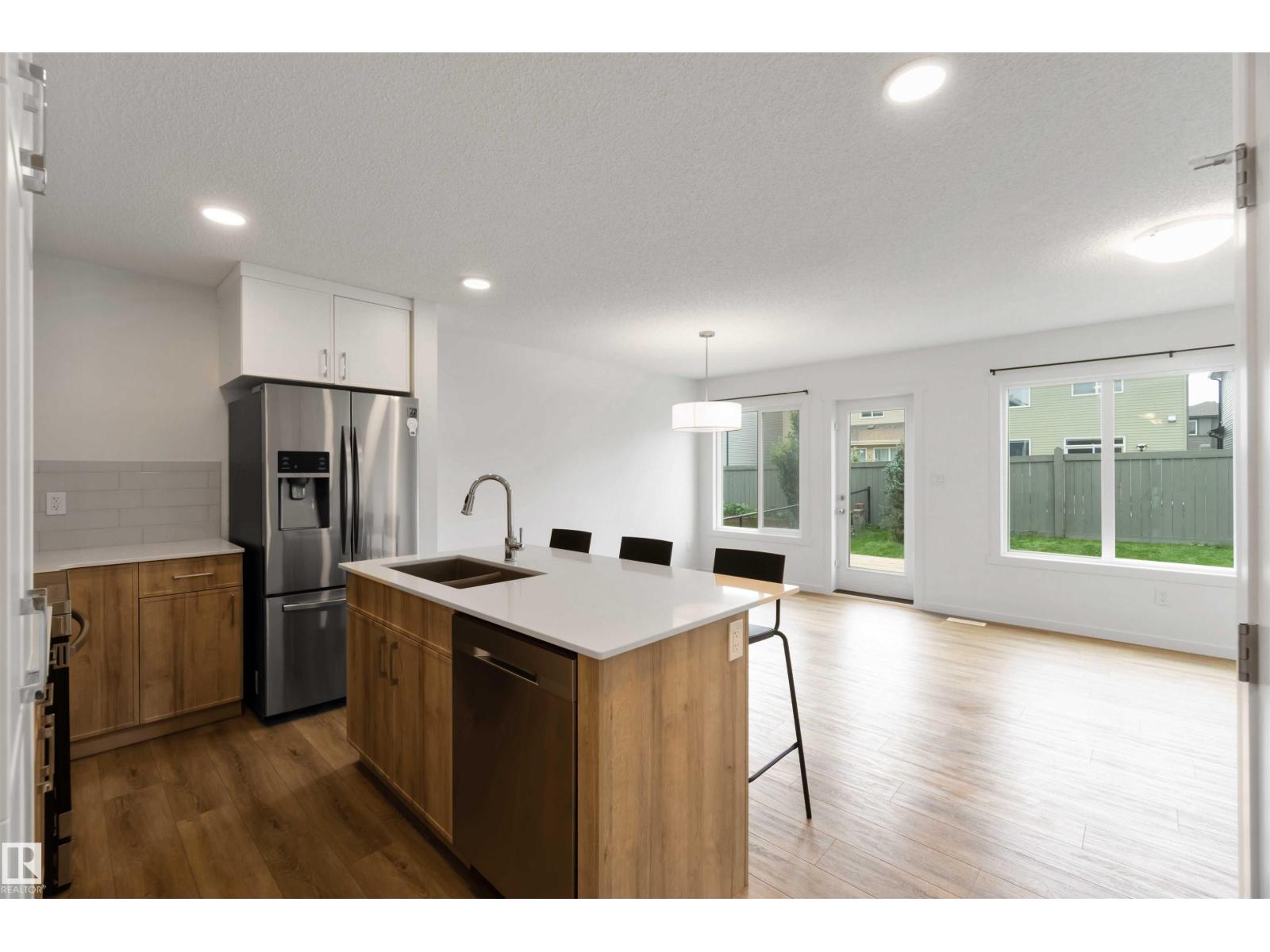 Photo 10 of 3 13119 209 St Nw, Edmonton AB
