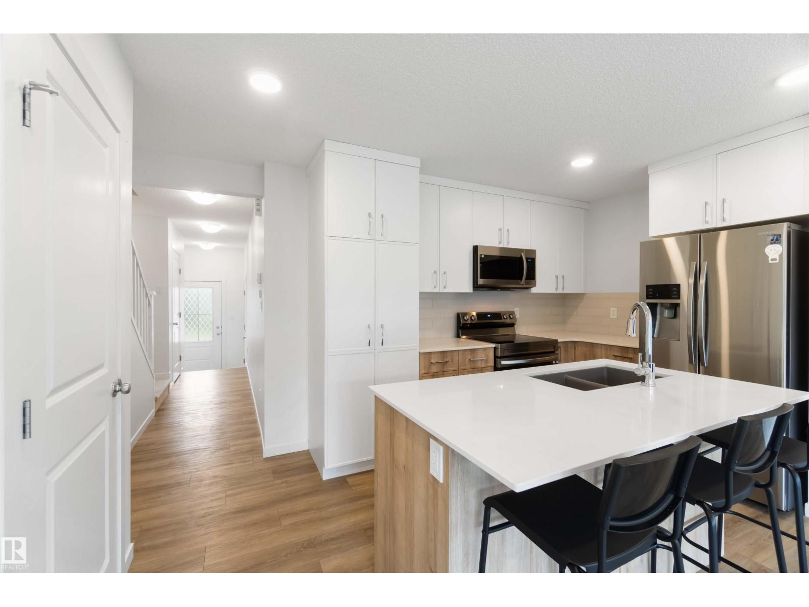 Photo 23 of 3 13119 209 St Nw, Edmonton AB
