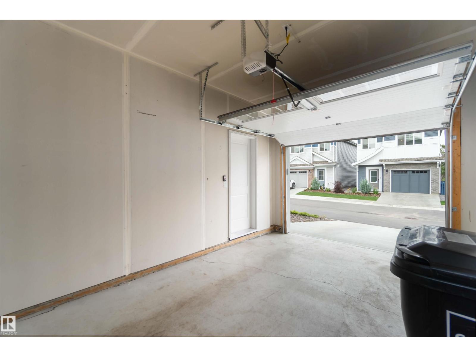 Photo 4 of 3 13119 209 St Nw, Edmonton AB