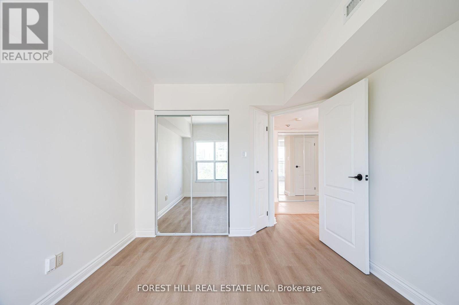 Photo 25 of 804 97 Lawton Boulevard, Toronto ON