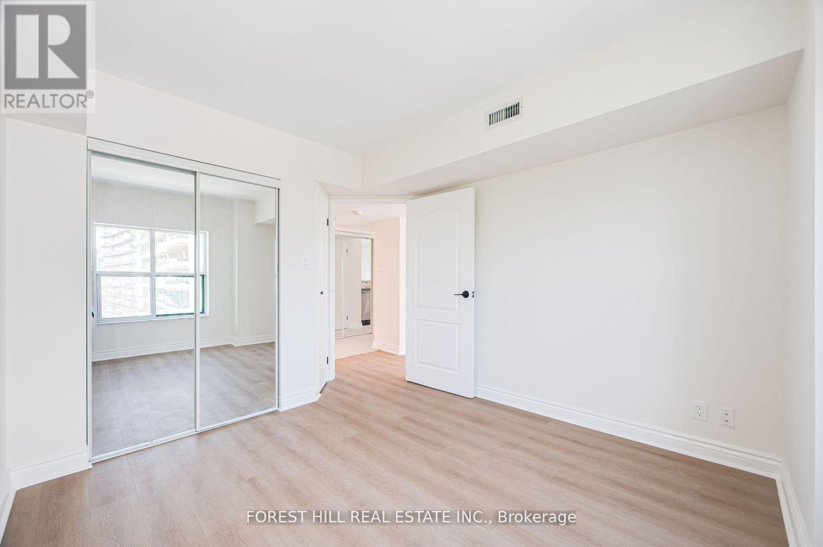 Photo 29 of 804 97 Lawton Boulevard, Toronto ON