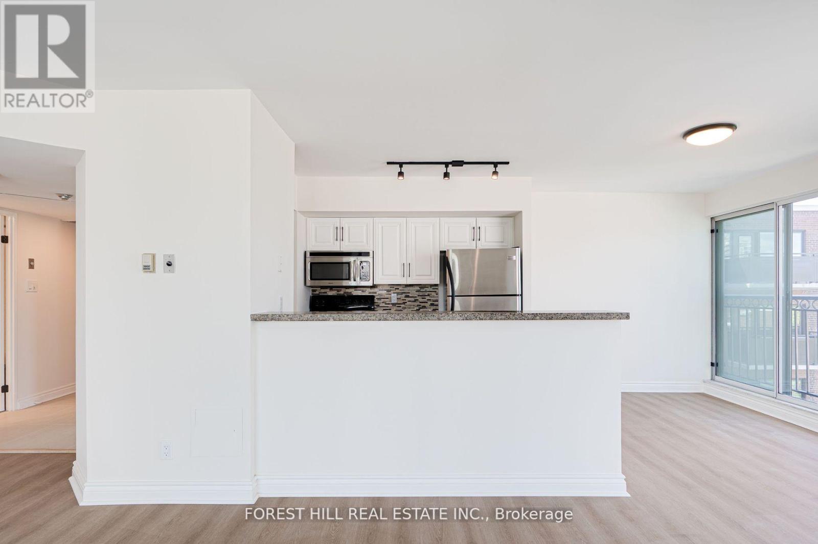 Photo 11 of 804 97 Lawton Boulevard, Toronto ON