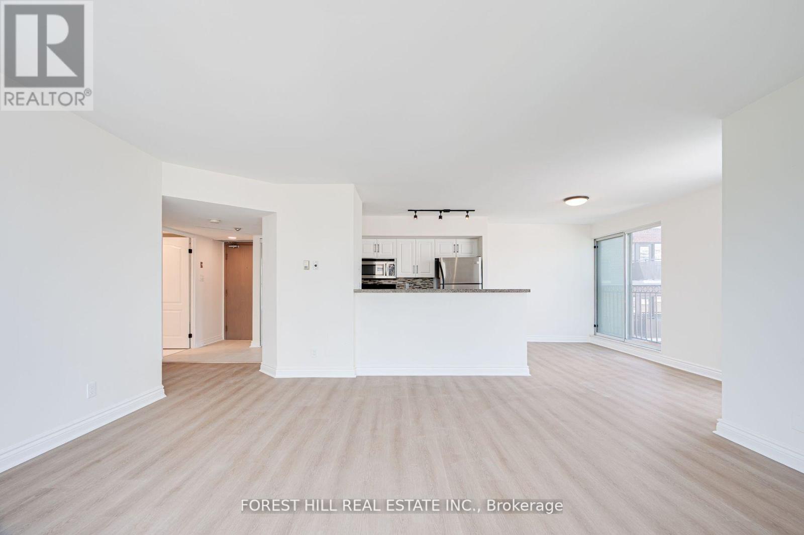Photo 12 of 804 97 Lawton Boulevard, Toronto ON