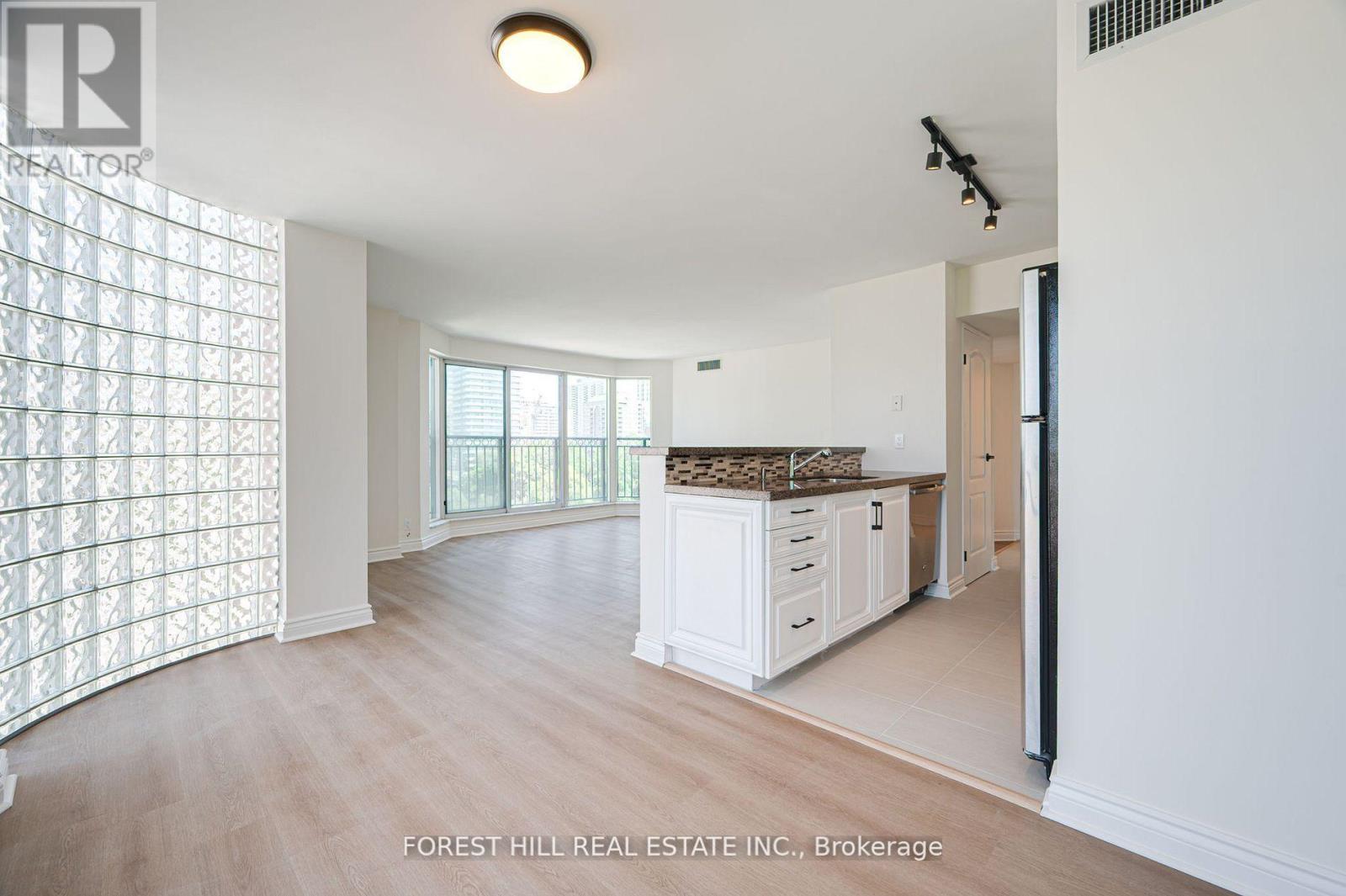 Photo 14 of 804 97 Lawton Boulevard, Toronto ON