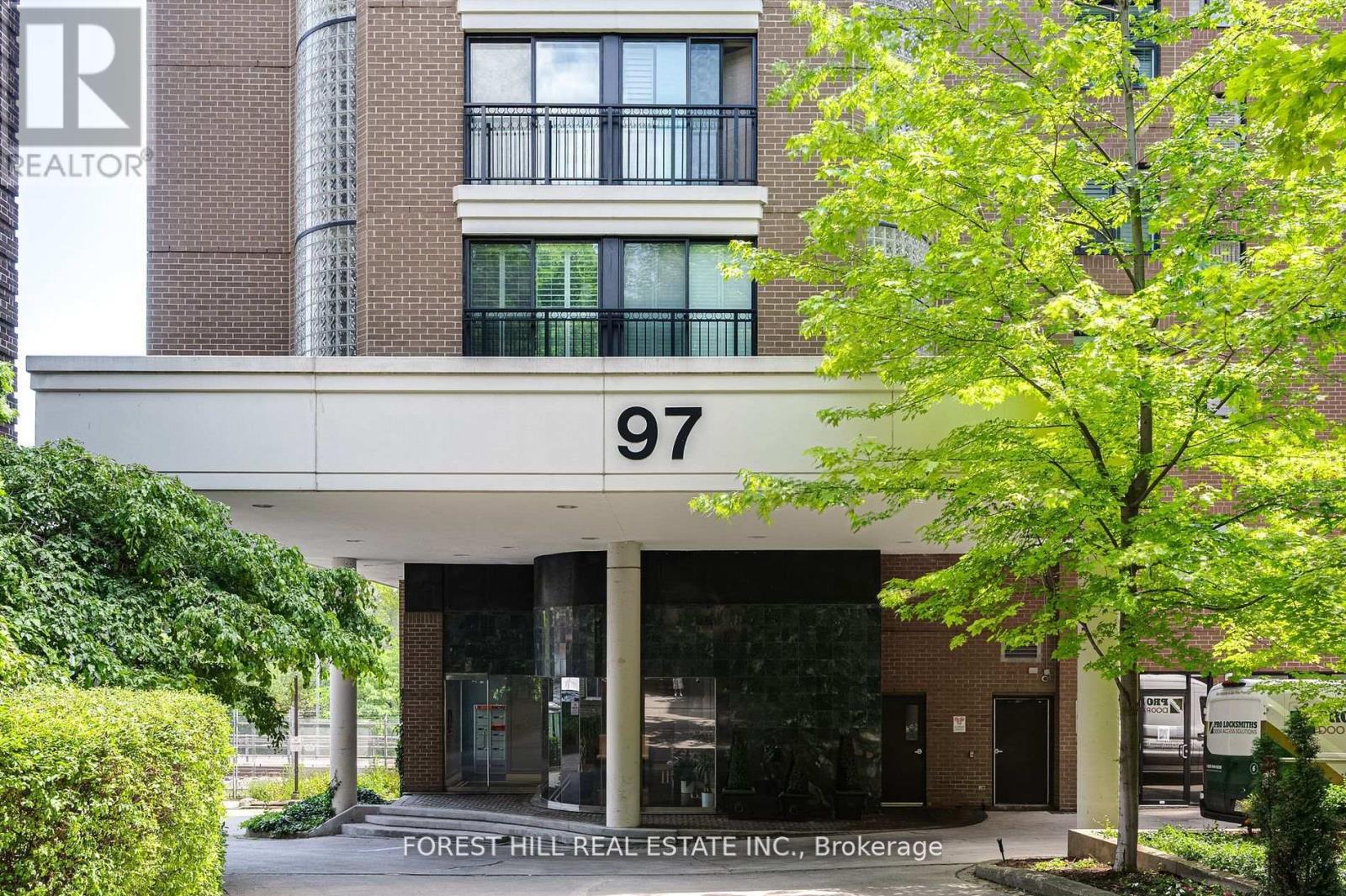 Photo 2 of 804 97 Lawton Boulevard, Toronto ON