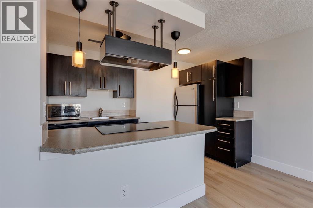 Single Family House for Sale in    Avenue SW Cliff Bungalow Calgary 