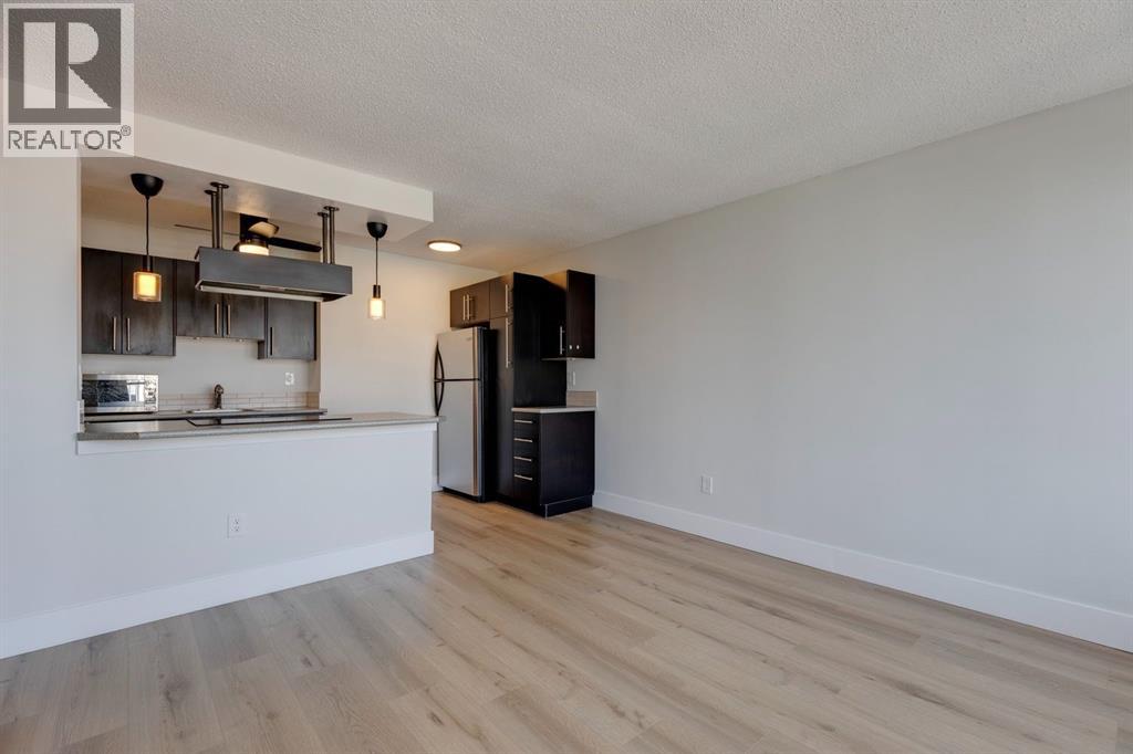 Single Family House for Sale in    Avenue SW Cliff Bungalow Calgary 