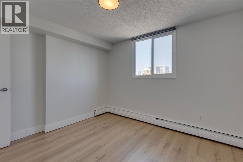 Single Family House for Sale in    Avenue SW Cliff Bungalow Calgary 