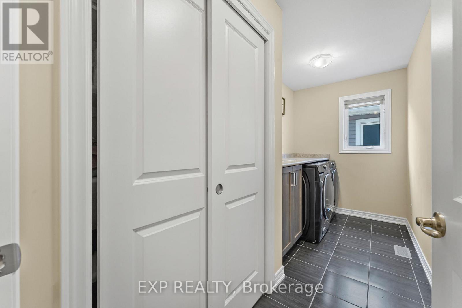 Photo 34 of 125 Monarch Street, Welland ON