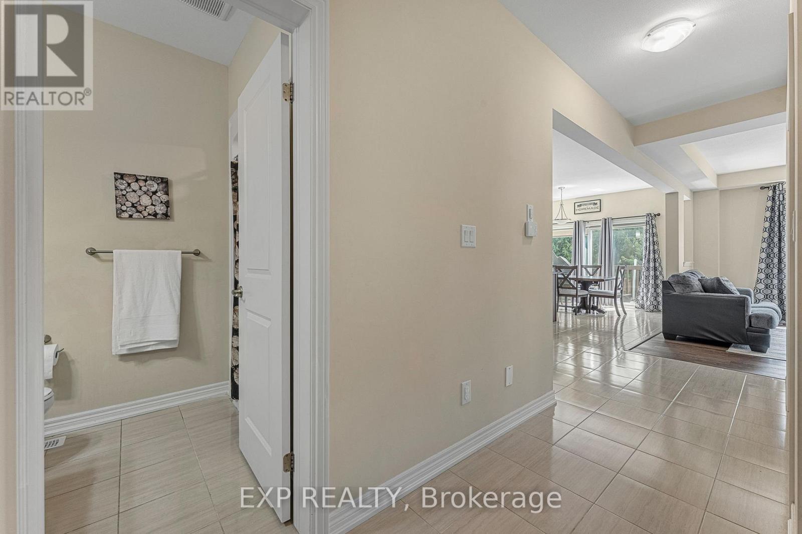 Photo 7 of 125 Monarch Street, Welland ON