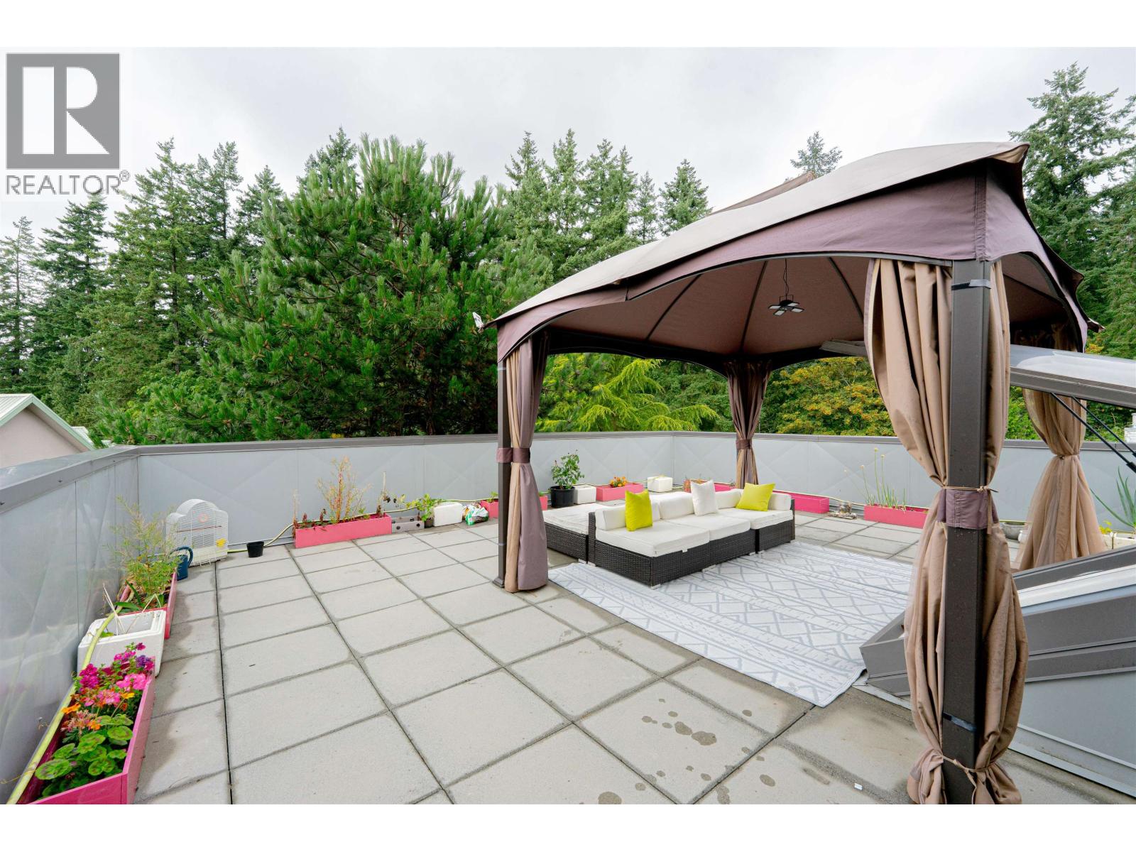 Photo 18 of 21 7345 Sandborne Avenue, Burnaby BC