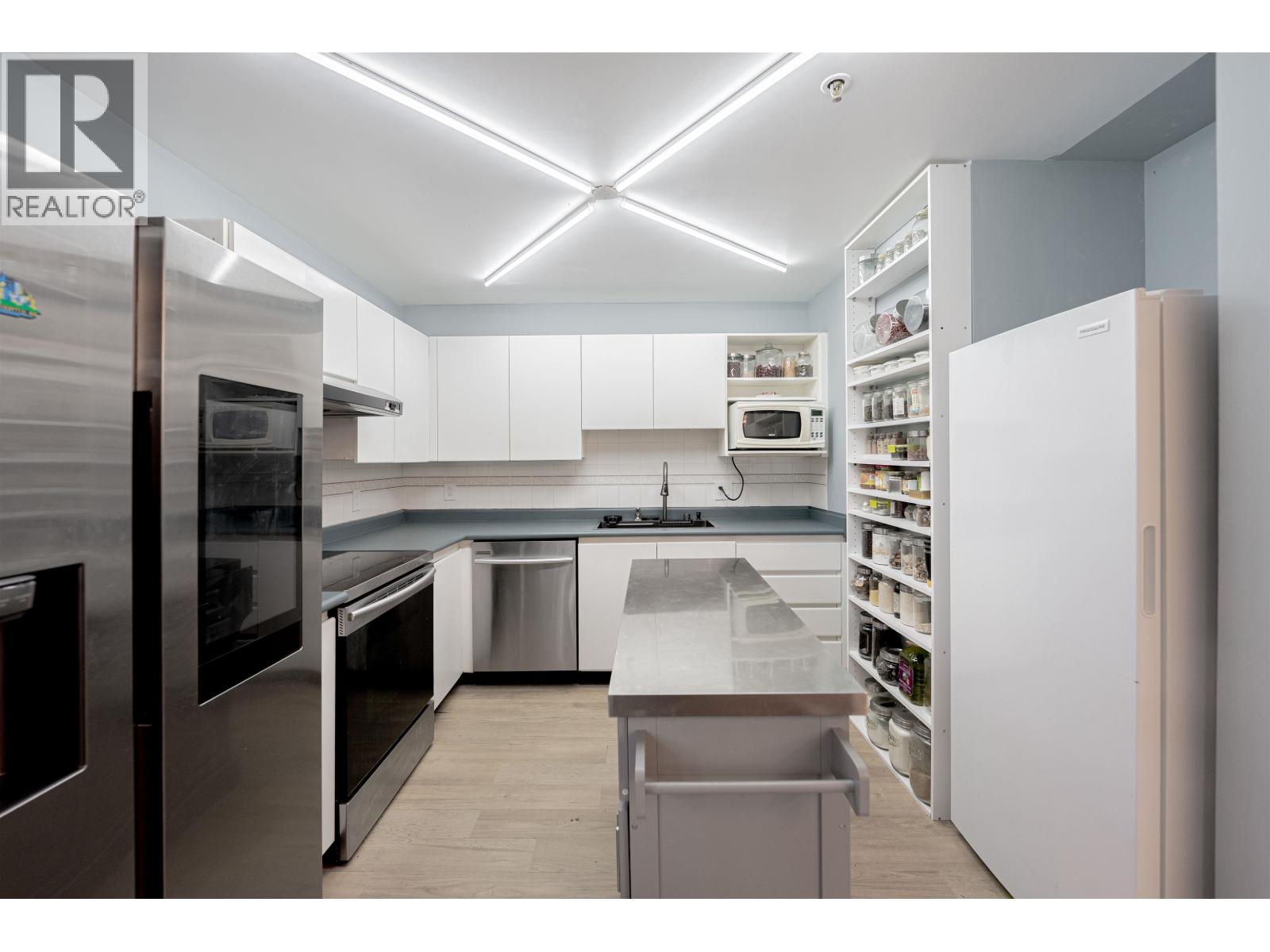 Photo 8 of 21 7345 Sandborne Avenue, Burnaby BC