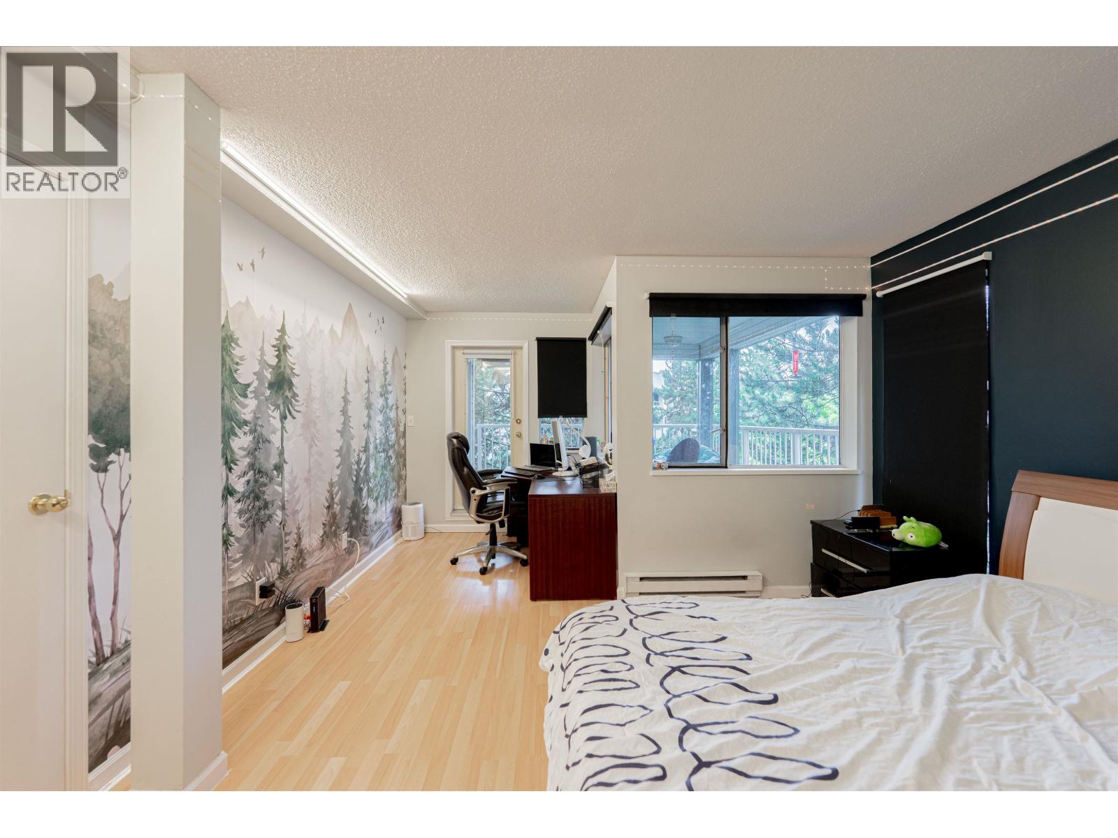 Photo 10 of 21 7345 Sandborne Avenue, Burnaby BC