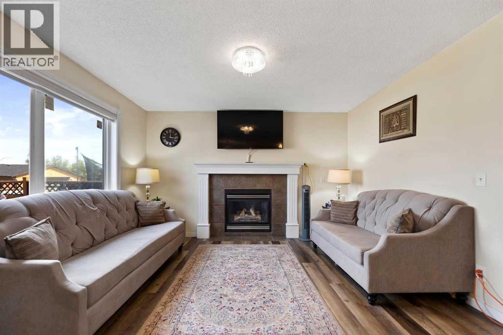 Single Family House for Sale in  Saddlecrest Place Saddle Ridge Calgary 