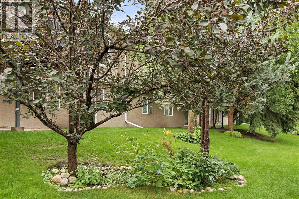 Single Family House Bungalow for Sale in  Signal Hill Lane SW Signal Hill Calgary 