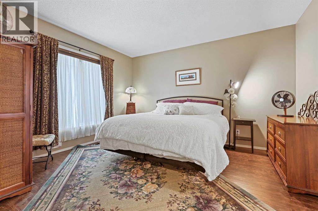 Single Family House Bungalow for Sale in  Signal Hill Lane SW Signal Hill Calgary 