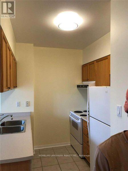Photo 2 of 701 889 Bay Street, Toronto ON