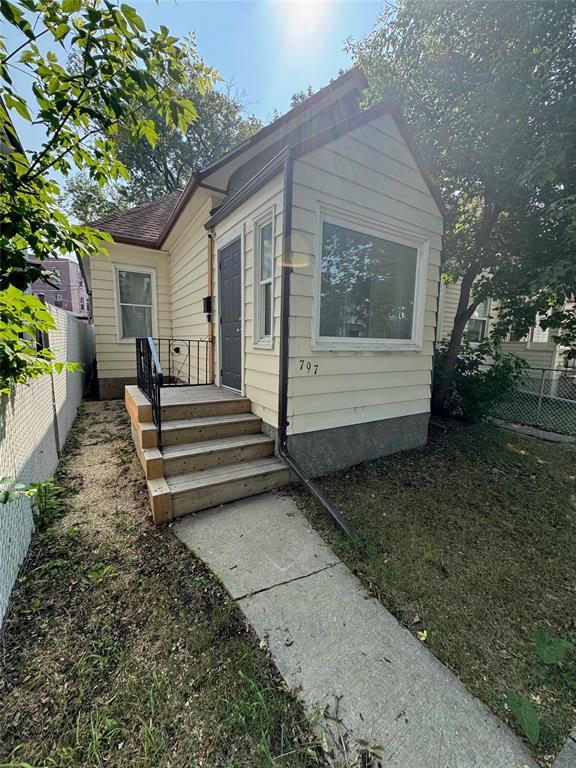 Photo 9 of 797 Simcoe Street, Winnipeg MB