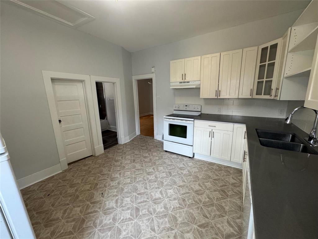 Photo 7 of 797 Simcoe Street, Winnipeg MB