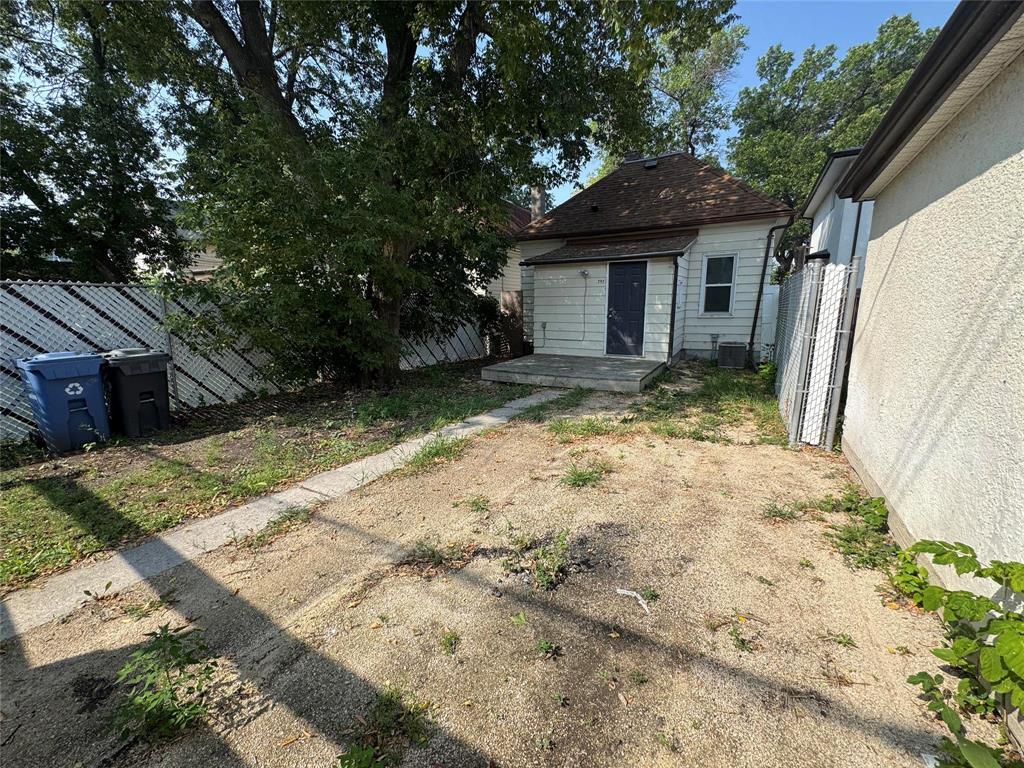 Photo 15 of 797 Simcoe Street, Winnipeg MB