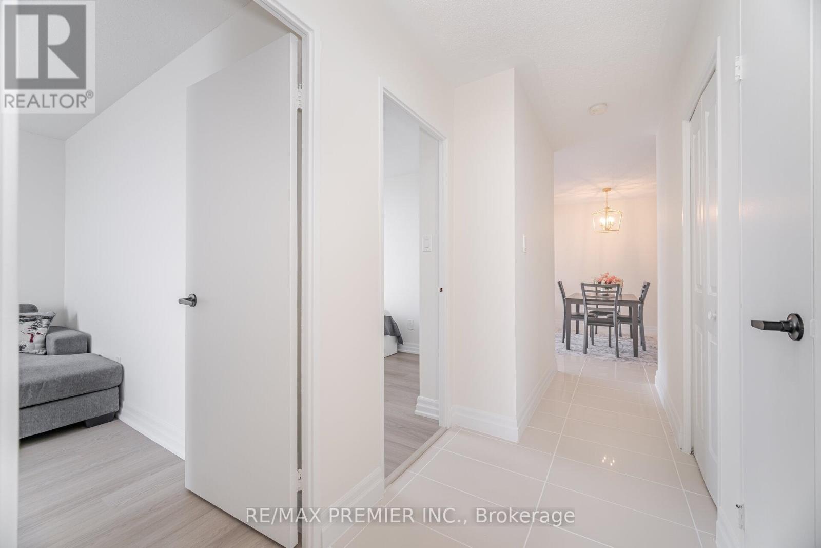 Photo 21 of 811 25 Four Winds Drive, Toronto ON