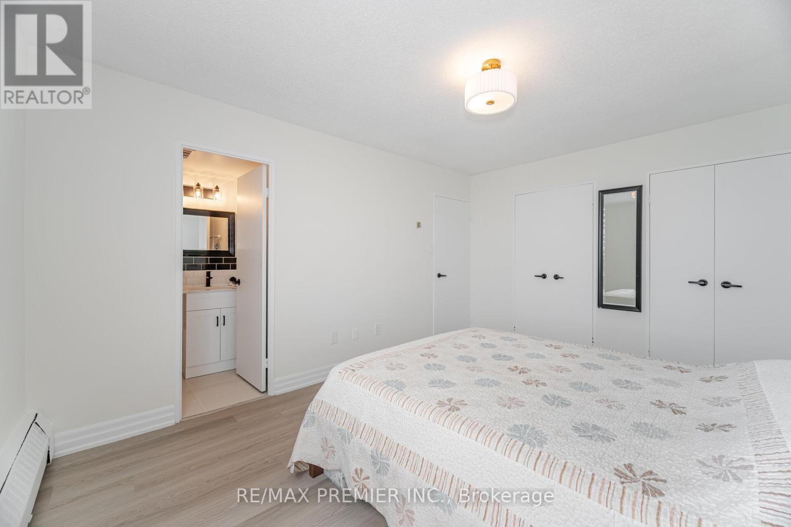 Photo 25 of 811 25 Four Winds Drive, Toronto ON