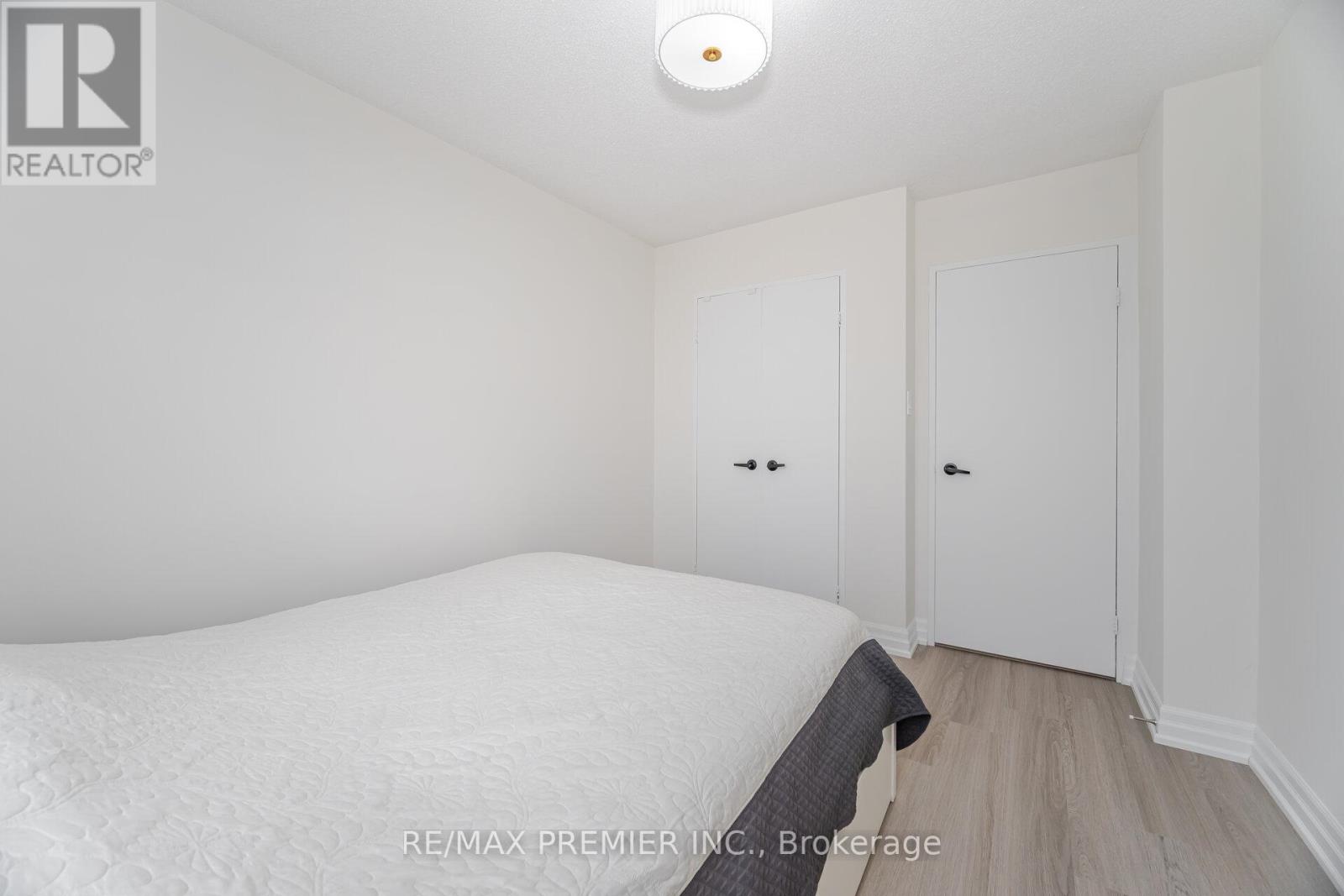 Photo 31 of 811 25 Four Winds Drive, Toronto ON