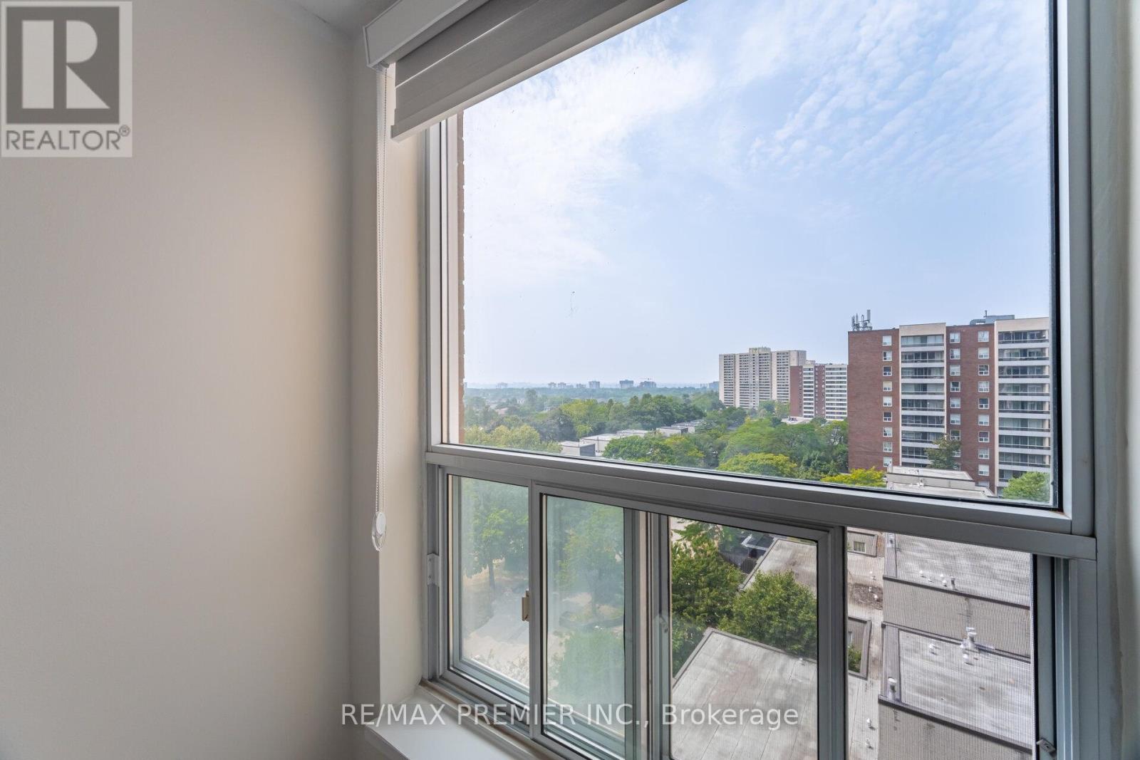 Photo 32 of 811 25 Four Winds Drive, Toronto ON