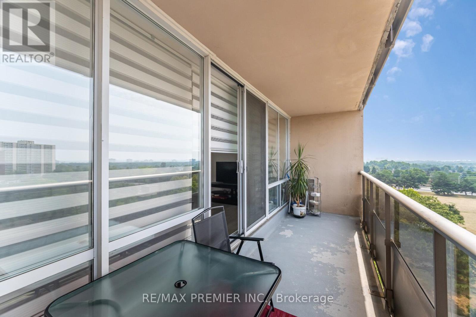 Photo 37 of 811 25 Four Winds Drive, Toronto ON