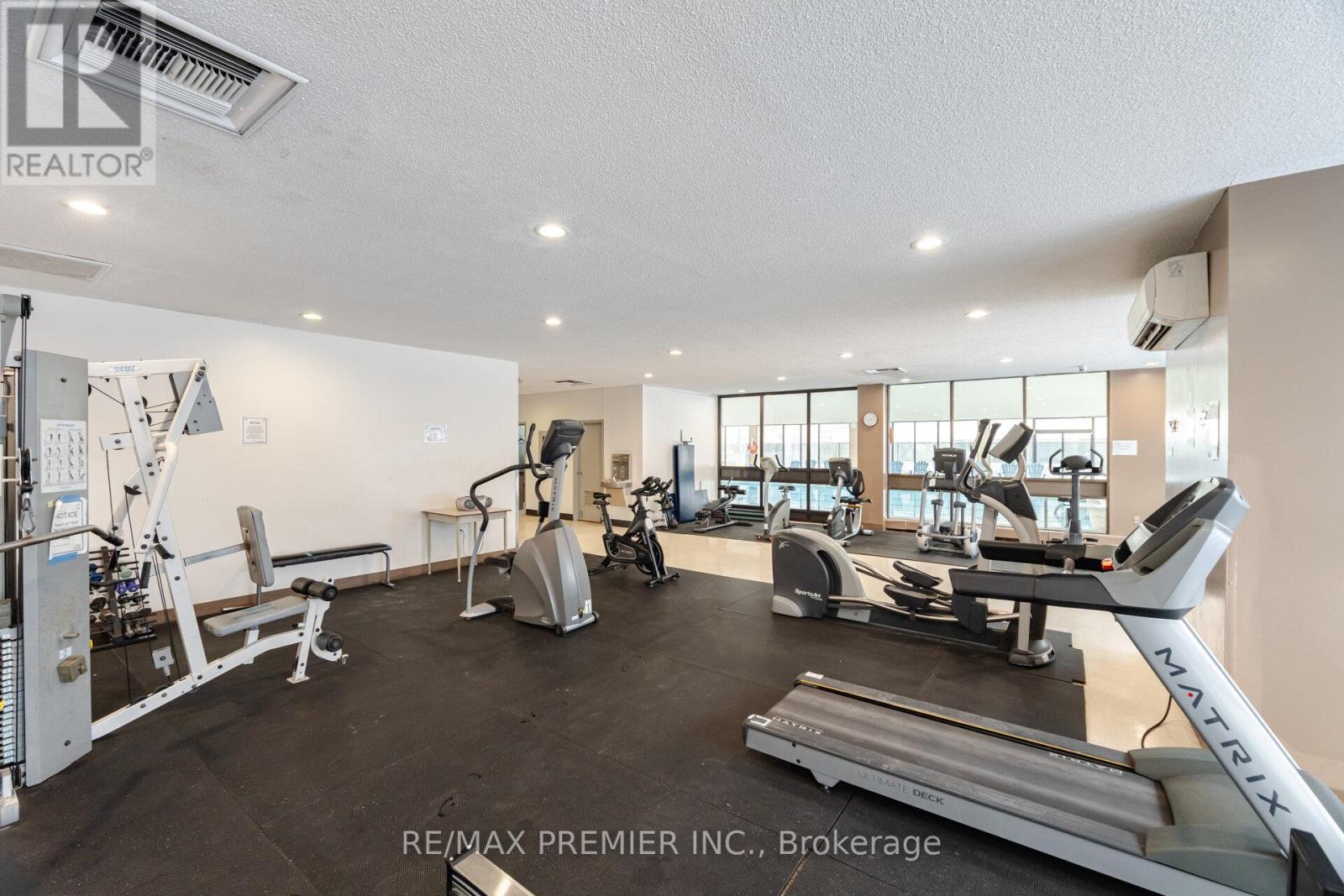Photo 38 of 811 25 Four Winds Drive, Toronto ON