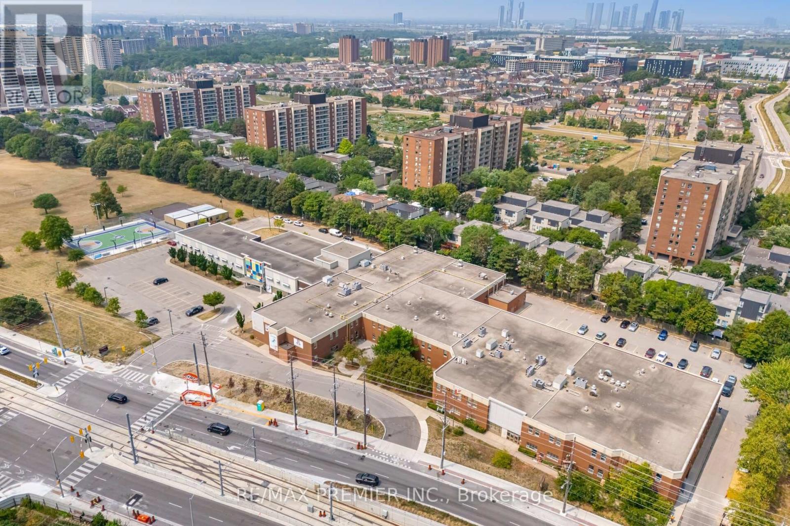 Photo 48 of 811 25 Four Winds Drive, Toronto ON