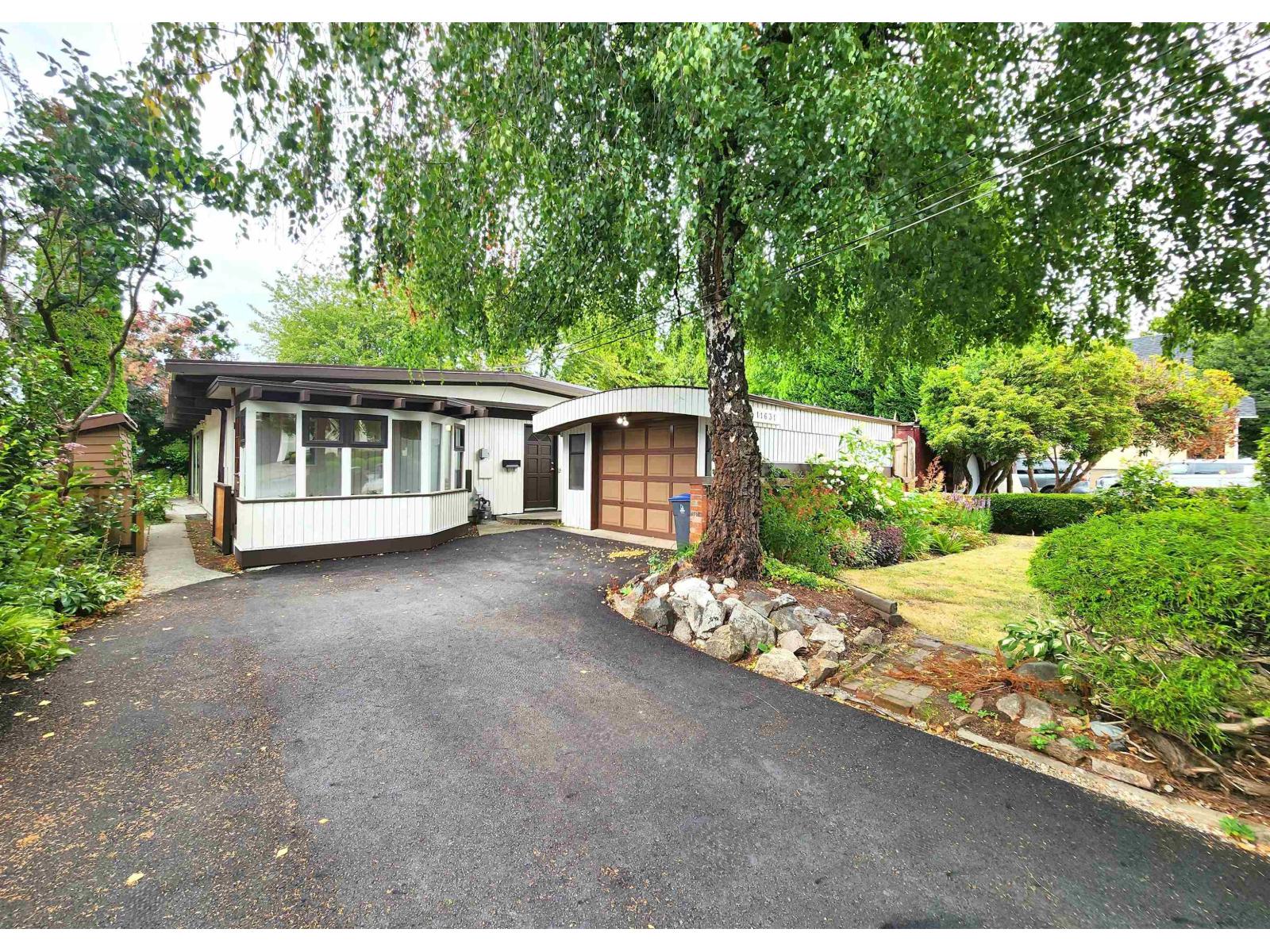 Photo 1 of 11631 98 Avenue, Surrey BC