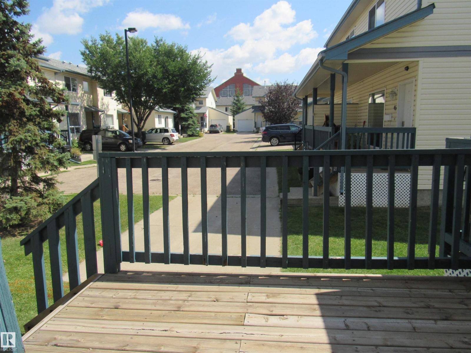 Photo 11 of 28 10909 106 St Nw, Edmonton AB