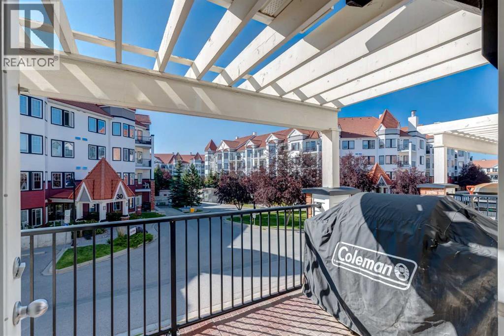 Single Family House 4 Level for Sale in  Royal Oak Plaza NW Royal Oak Calgary 